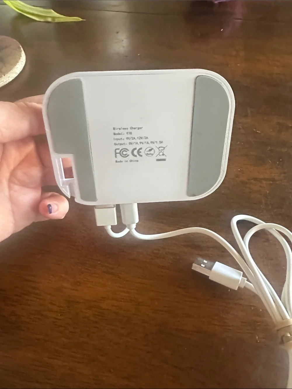 White 2-in-1 Wireless Charging Stand for Phone and Watch
